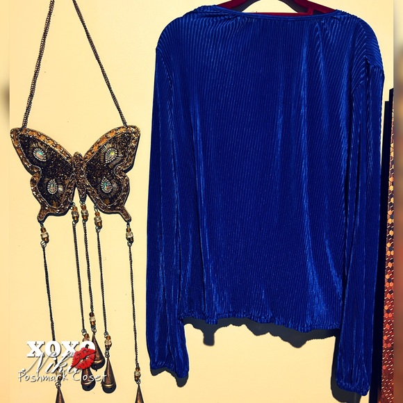 💙Beautiful Blue Blouse💙 - Picture 2 of 5